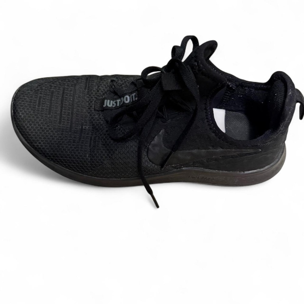 Nike black training sneakers